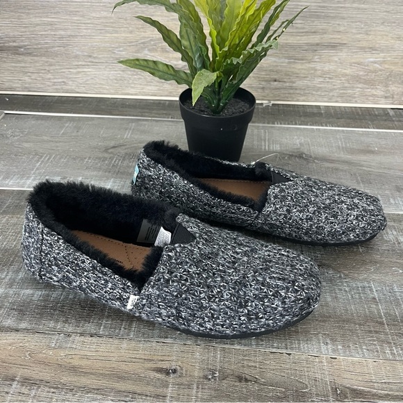 Toms Shoes - TOMS Belmont Black Sweater Knit Faux Fur Women’s Size 7.5